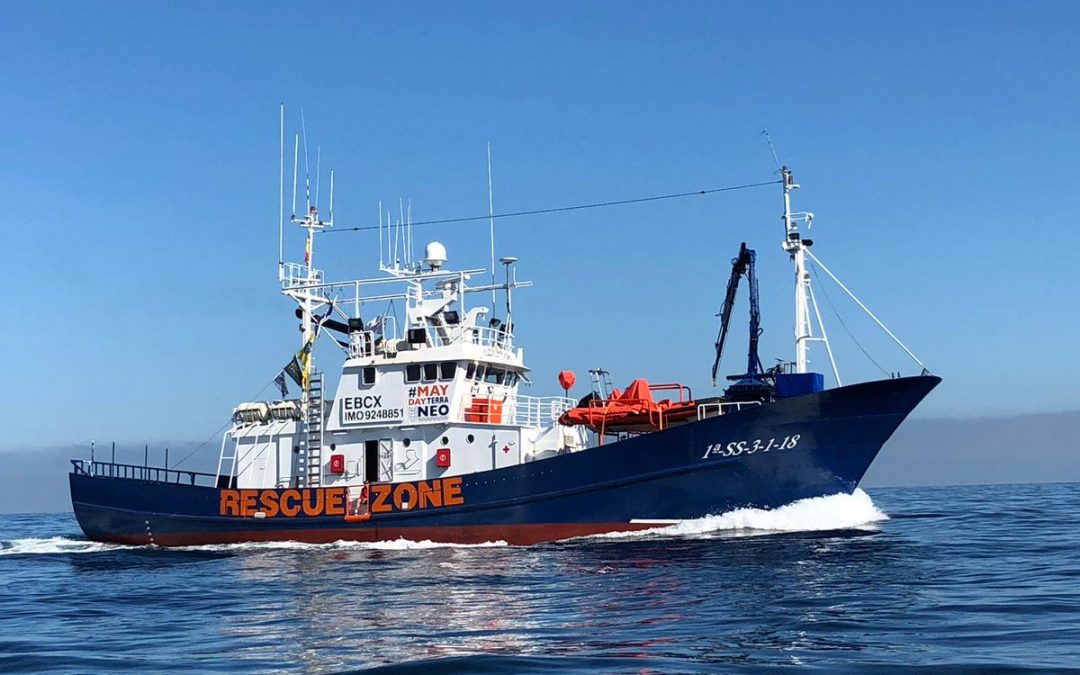 Nos embarcamos en el Aita Mari para presentar Enciende Refugio