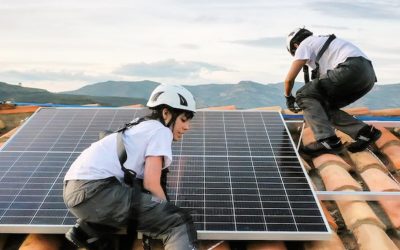 ¿Cómo motivar a tu comunidad de vecinos para poner placas solares?