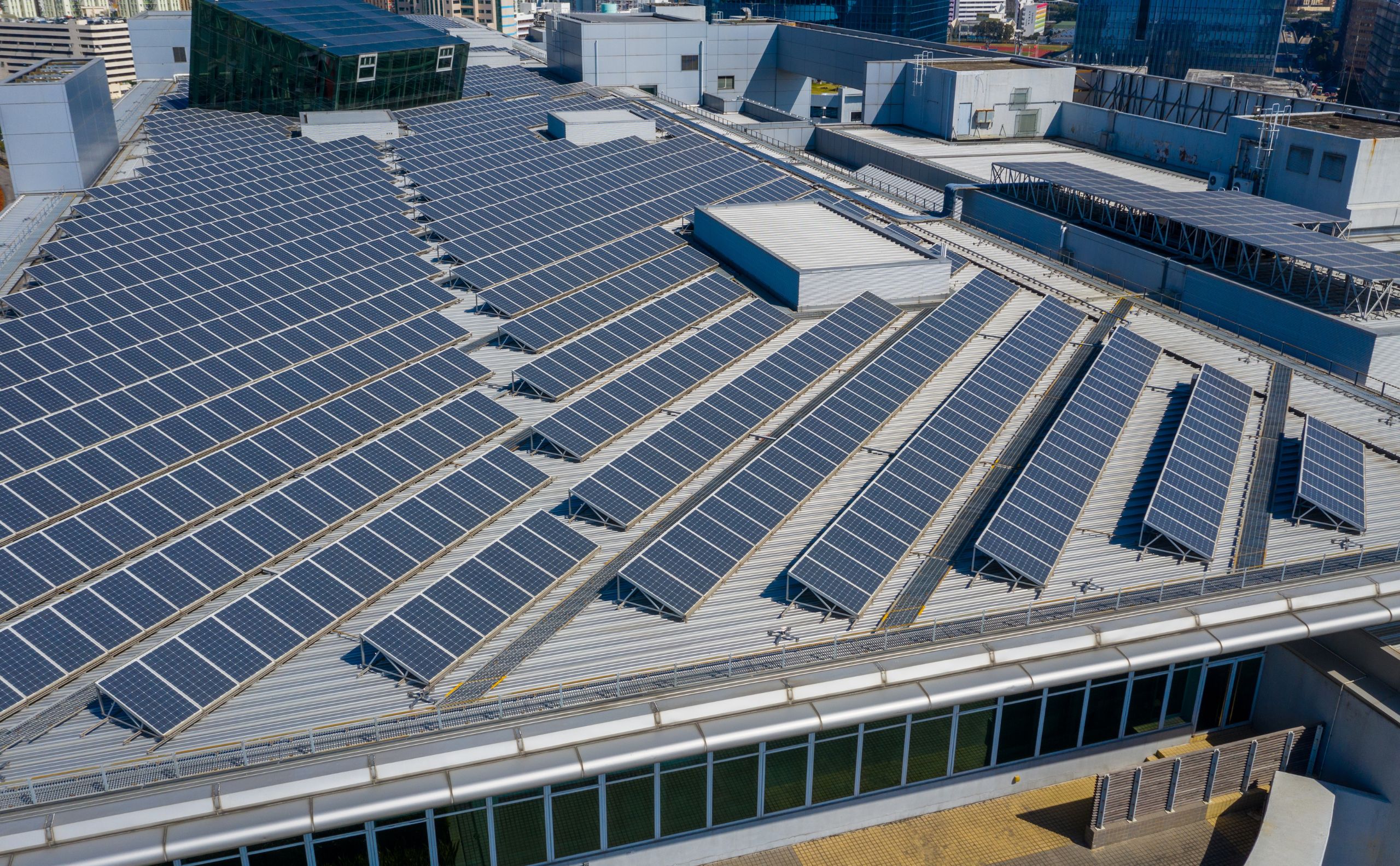 instalación de placas solares en tejado